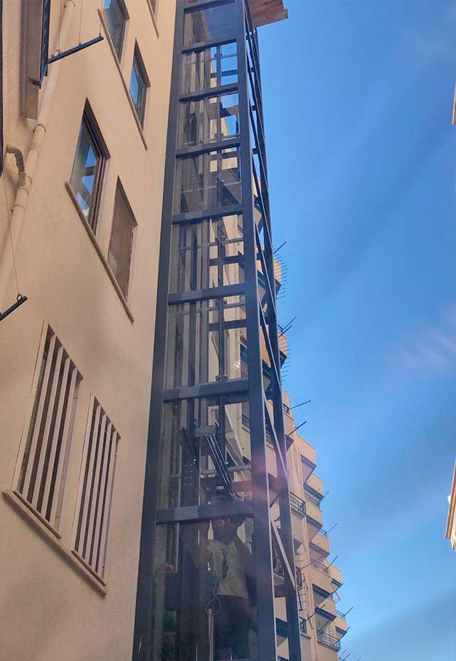 Çelik Asansör Kulesi